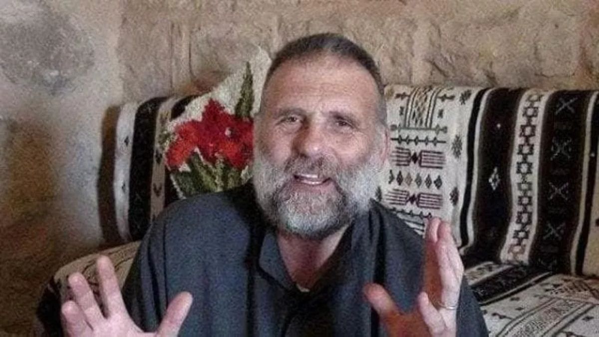 Padre Paolo Dall’Oglio, il cadavere del sacerdote in una fossa comune a Raqqa Padre Paolo Dall’Oglio, il cadavere del sacerdote in una fossa comune a Raqqa