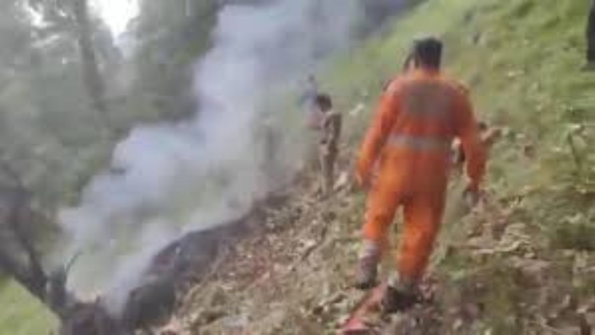 Elicottero perde quota e si schianta: a bordo anche un neonato, dolore immenso Elicottero perde quota e si schianta: a bordo anche un neonato, dolore immenso