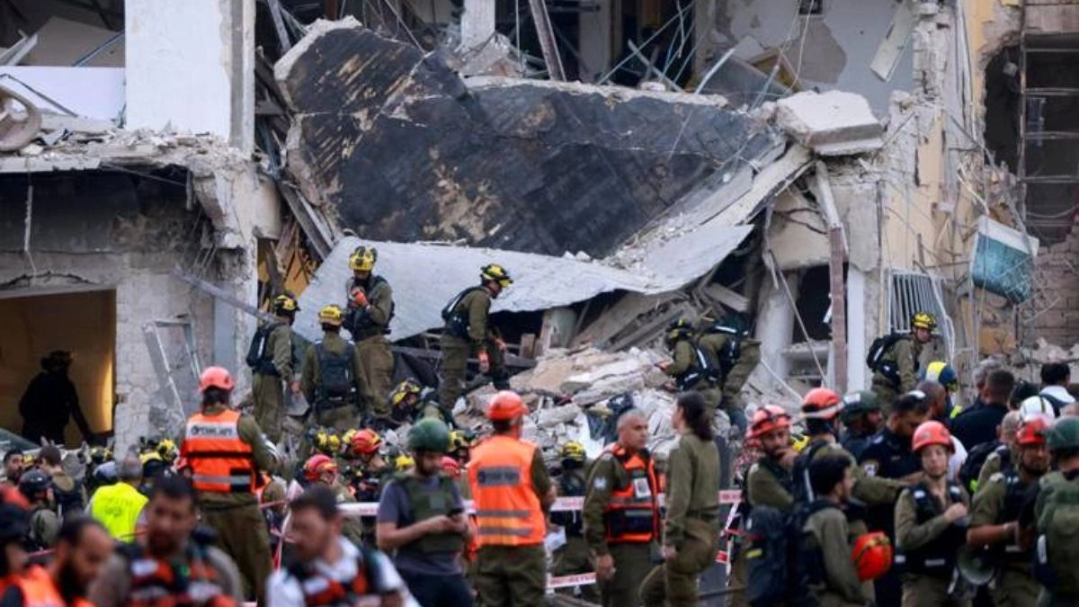Guerra Israele Iran, il dramma di una famiglia italiana: “Viviamo nascosti, abbiamo paura” Guerra Israele Iran, il dramma di una famiglia italiana: “Viviamo nascosti, abbiamo paura”