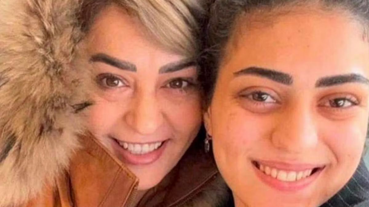 “Hanno ucciso i miei fiori”. Guerra, una famiglia spazzata via: il marito le ha viste morire così “Hanno ucciso i miei fiori”. Guerra, una famiglia spazzata via: il marito le ha viste morire così