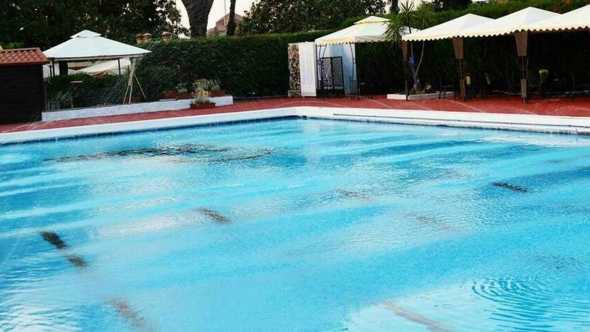 Cloro al posto dell’acqua, cinque bambini intossicati in piscina. Orrore in Italia: com’è potuto succedere