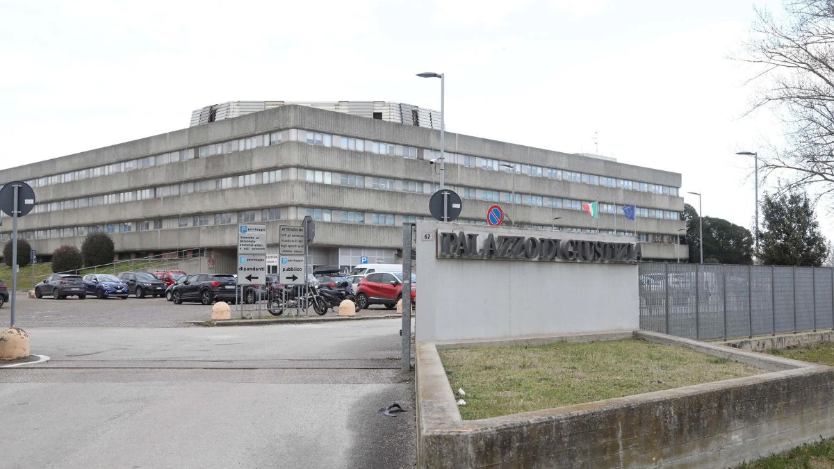 lo ha schiacciato è morto sul colpo orrore in italia aveva soltanto 38 anni spaventoso