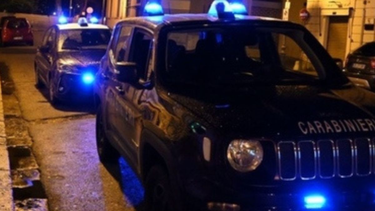 “Trovato morto così, in una pozza di sangue”. Orrore in Italia, proprio sotto casa della madre “Trovato morto così, in una pozza di sangue”. Orrore in Italia, proprio sotto casa della madre
