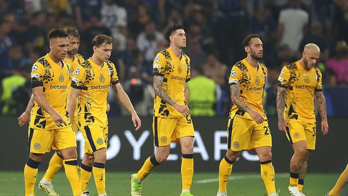 Rivoluzione Inter: ufficiale il nuovo allenatore, chi parte e chi resta in nerazzurro Rivoluzione Inter: ufficiale il nuovo allenatore, chi parte e chi resta in nerazzurro