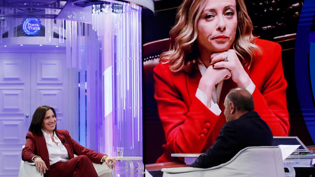 Sondaggi, calano Meloni, Schlein e Conte: buone notizie per gli altri partiti Sondaggi, calano Meloni, Schlein e Conte: buone notizie per gli altri partiti
