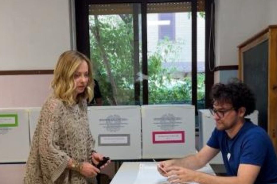 Referendum centrodestra firme milione