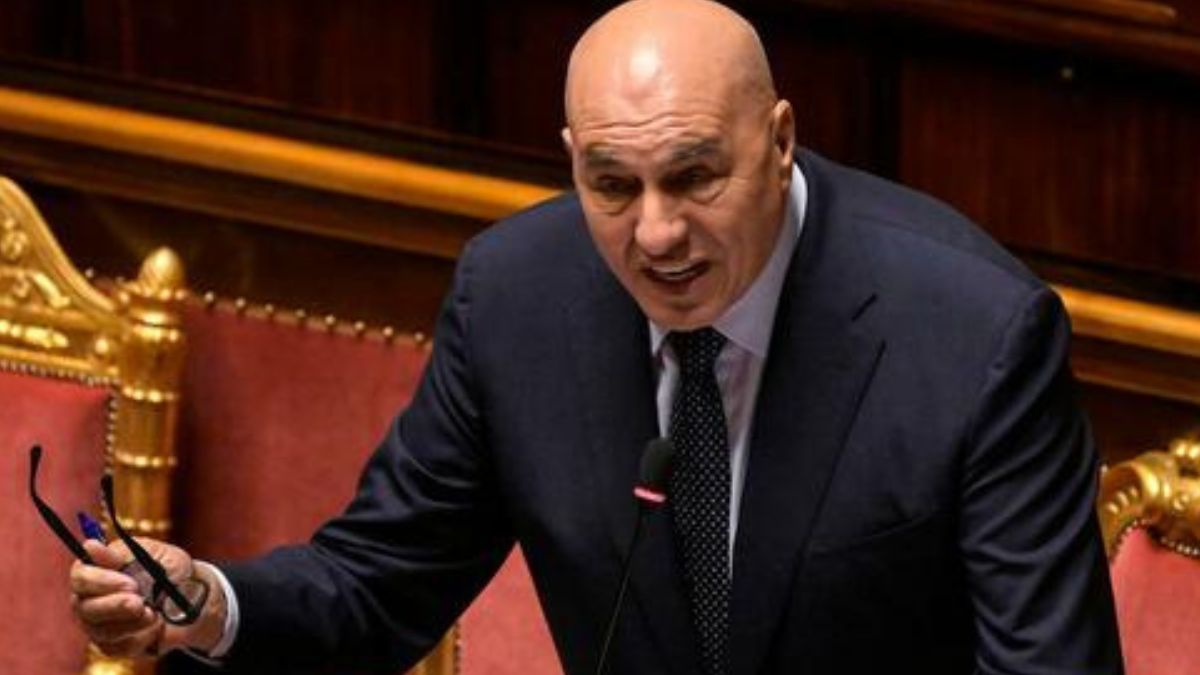 Israele Iran, Crosetto: “L’Italia non entrerà in guerra”, poi quelle parole sulle basi aeree Usa Israele Iran, Crosetto: “L’Italia non entrerà in guerra”, poi quelle parole sulle basi aeree Usa