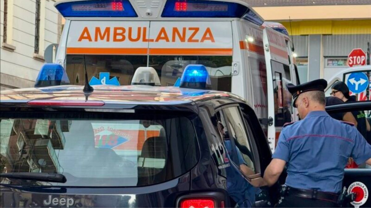 Picchia la compagna con calci e pugni: un colpo per ogni like. Arrestato 39enne Picchia la compagna con calci e pugni: un colpo per ogni like. Arrestato 39enne