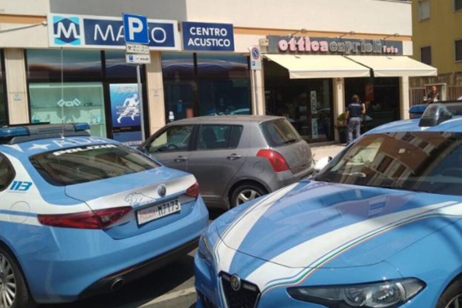 Lecce corda operaio muore
