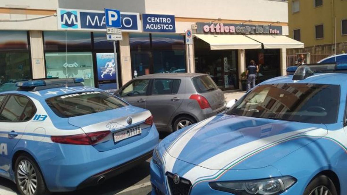 Lecce corda operaio muore