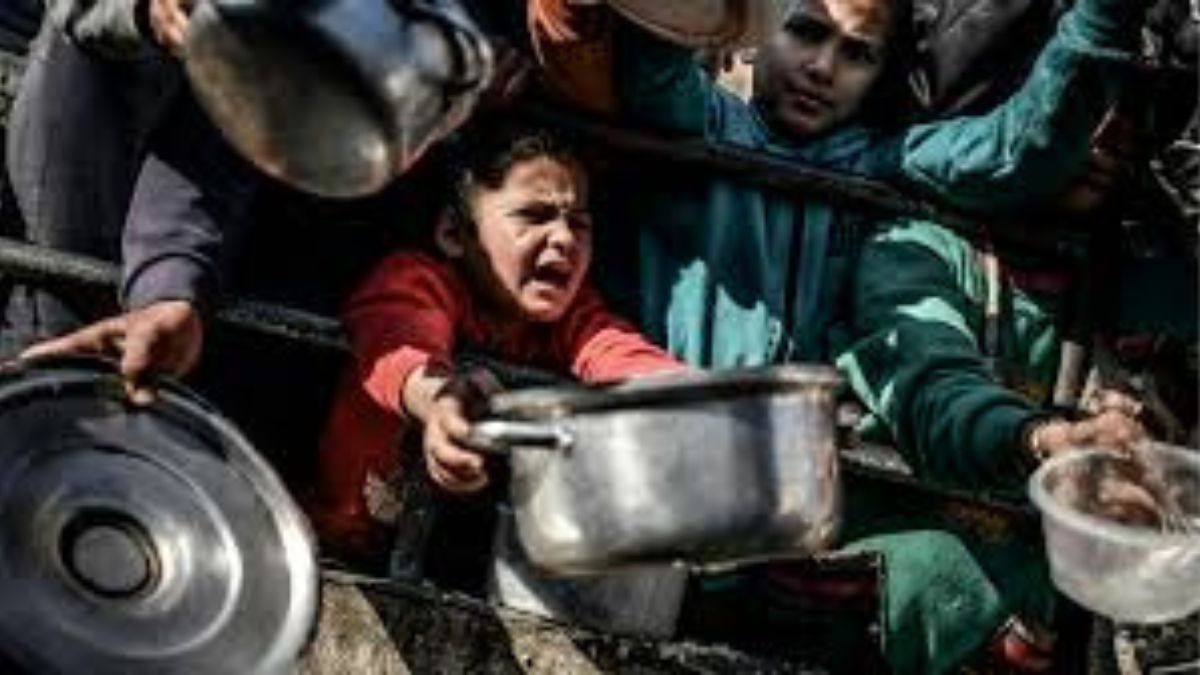 Gaza, esercito israeliano spara sulla folla in attesa di cibo: almeno 47 morti e 200 feriti Gaza, esercito israeliano spara sulla folla in attesa di cibo: almeno 47 morti e 200 feriti