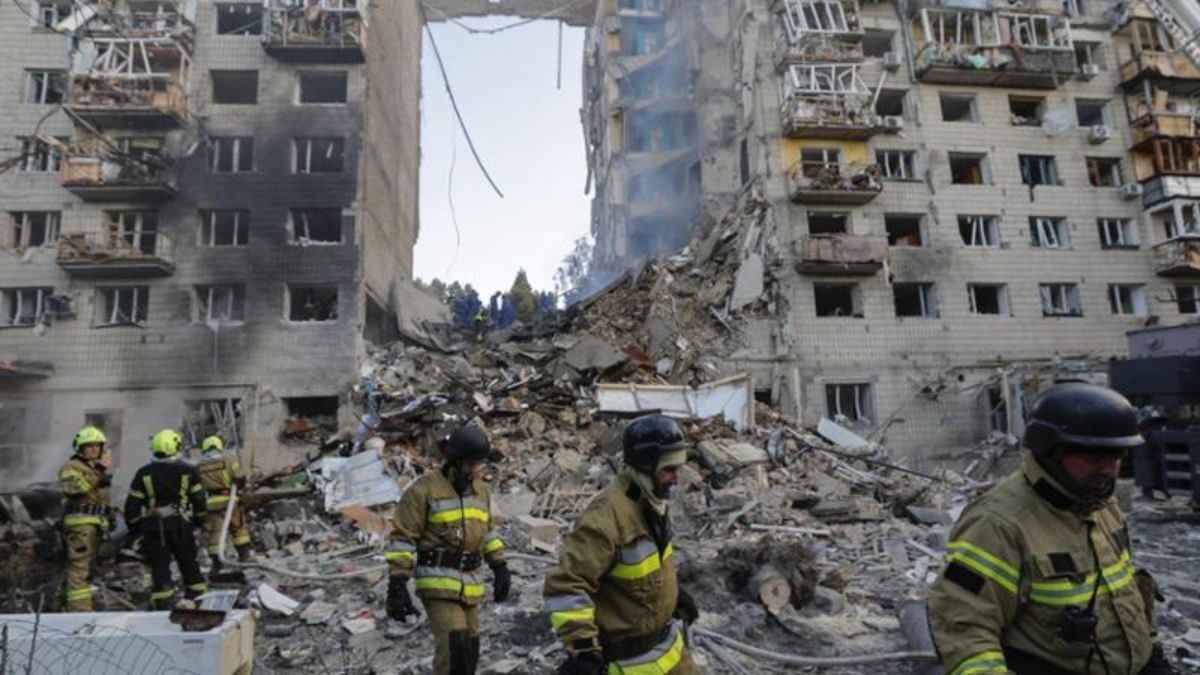 Ucraina, ancora attacco russo a Kiev: è strage di civili Ucraina, ancora attacco russo a Kiev: è strage di civili
