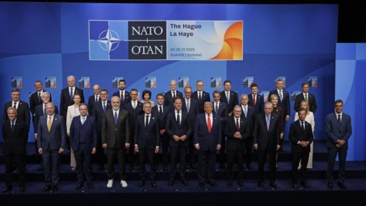 Vertice Nato, Giorgia Meloni coperta dagli altri leader: è polemica Vertice Nato, Giorgia Meloni coperta dagli altri leader: è polemica