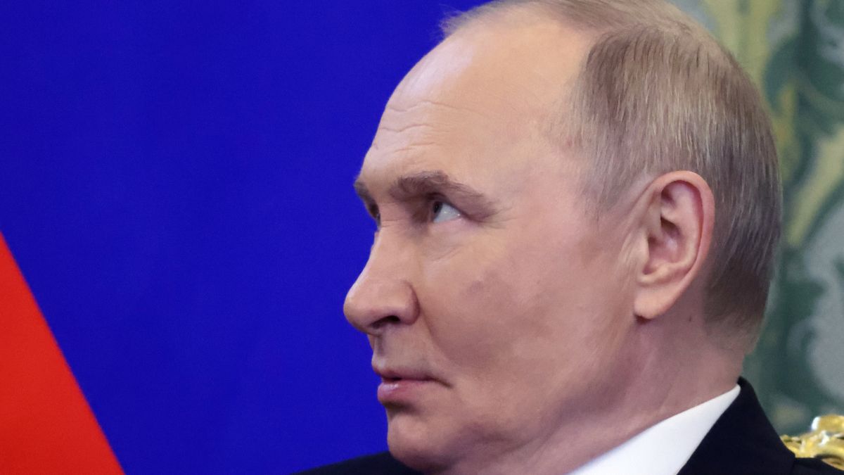 Colpito il “ponte di Crimea” con 1100 kg di esplosivo: la guerra tra Ucraina e Russia si infiamma Colpito il “ponte di Crimea” con 1100 kg di esplosivo: la guerra tra Ucraina e Russia si infiamma