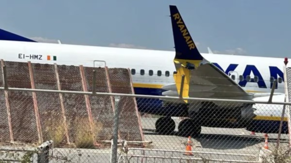 aereo ryanair si schianta in fase di atterraggio urla e caos a bordo
