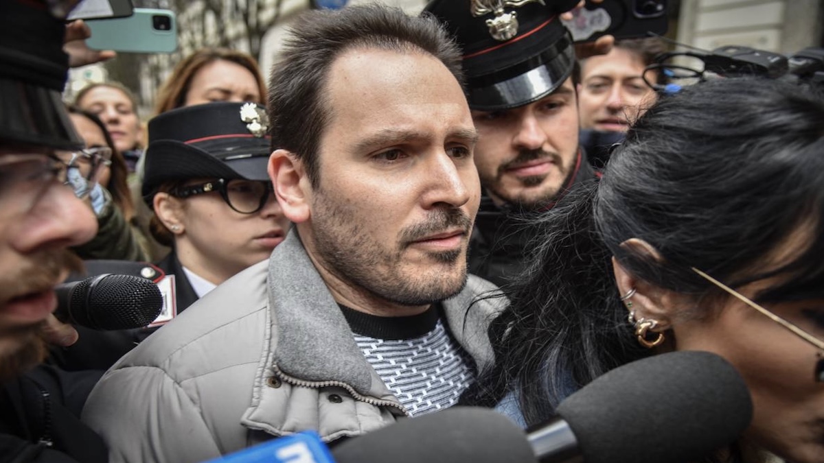 “L’ho vista farlo”. Garlasco, il super testimone rompe il silenzio: svolta shock sulla gemella Cappa “L’ho vista farlo”. Garlasco, il super testimone rompe il silenzio: svolta shock sulla gemella Cappa