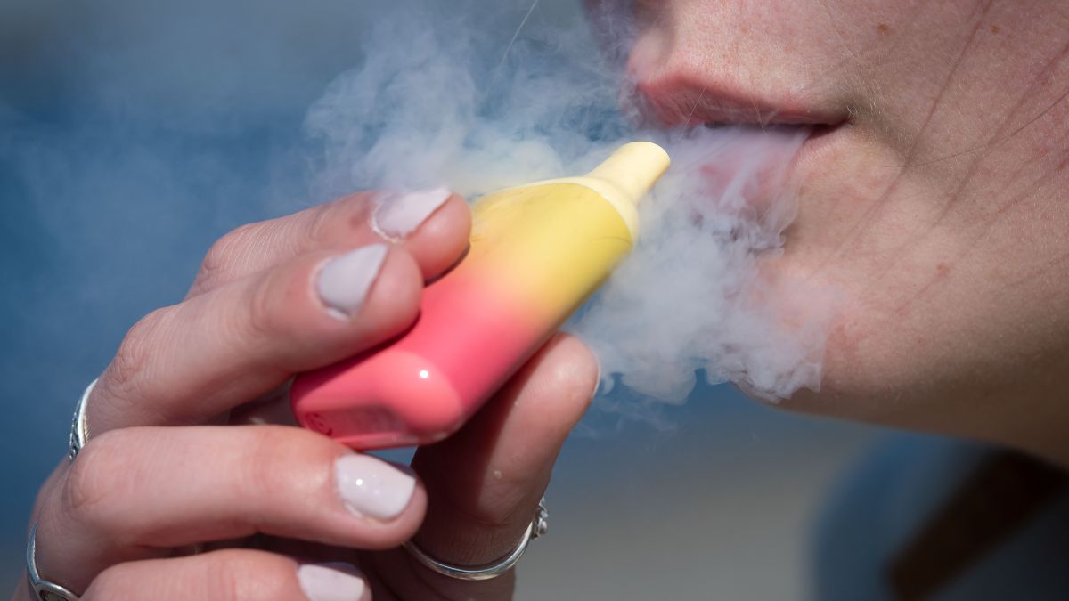 Maxi stangata su sigarette e tabacco: raffica di aumenti, anche sulle elettroniche Maxi stangata su sigarette e tabacco: raffica di aumenti, anche sulle elettroniche