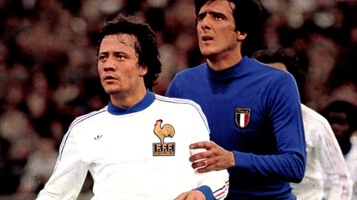 Addio a un mito del calcio: con i suoi gol ha scritto la storia, il triste annuncio è appena arrivato Addio a un mito del calcio: con i suoi gol ha scritto la storia, il triste annuncio è appena arrivato