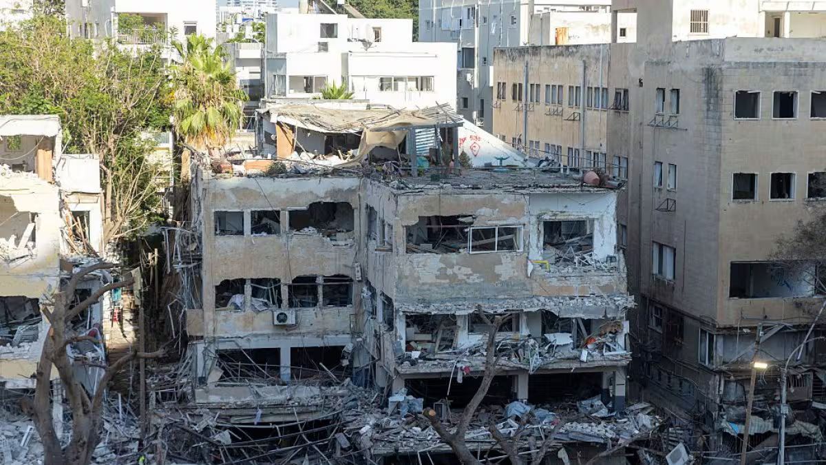 Missile su ospedale a Beer Sheva, esplosioni a Tel Aviv. Bloomberg: “Attacco Usa nei prossimi giorni” Missile su ospedale a Beer Sheva, esplosioni a Tel Aviv. Bloomberg: “Attacco Usa nei prossimi giorni”