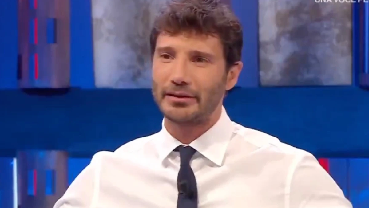 “Ho fatto di tutto”. L’ultimo saluto di De Martino: l’ha detto davanti a tutti “Ho fatto di tutto”. L’ultimo saluto di De Martino: l’ha detto davanti a tutti