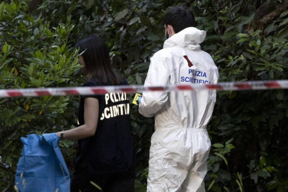 bimba trovata morta nel parco