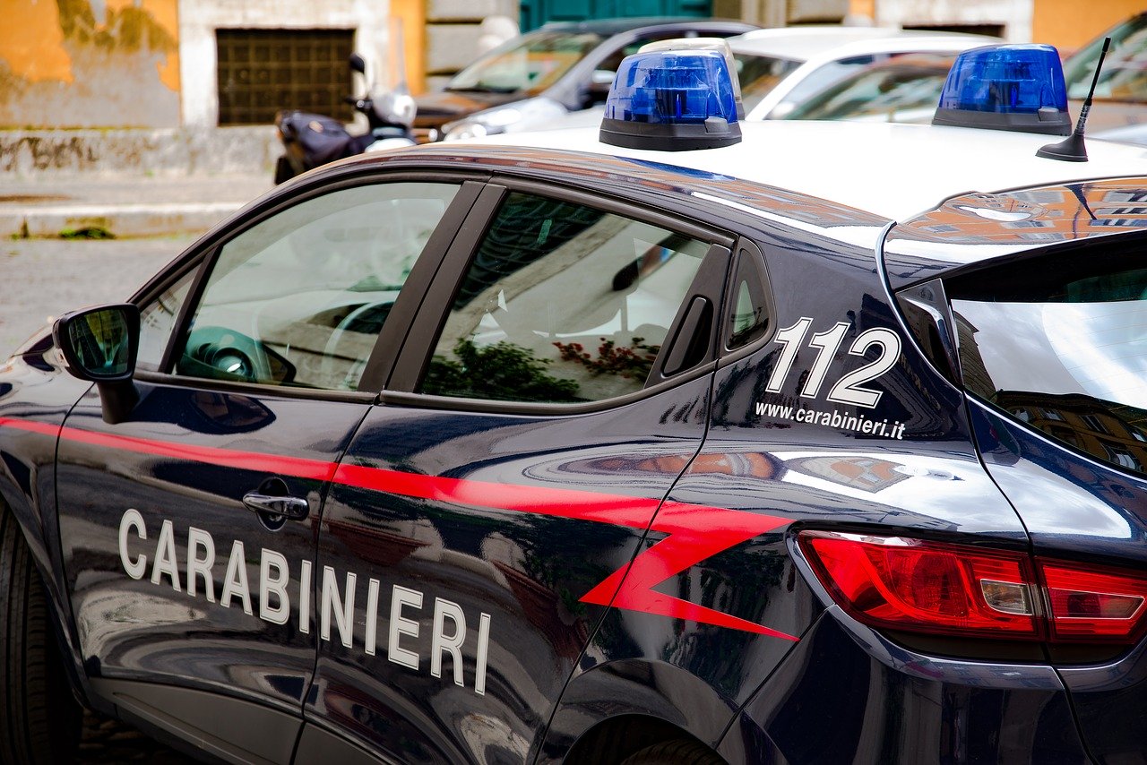 aveva il nipotino a casa nonna arrestata dai carabinieri quello che faceva ha lasciato tutti a bocca aperta