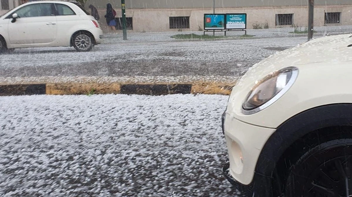 Grandinata spaventosa in Italia: venti fortissimi, i danni sono pesanti