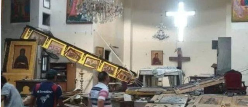 Prima il mitra, poi lo scoppio: kamikaze si fa esplodere in chiesa. Bilancio terribile, una vera strage!