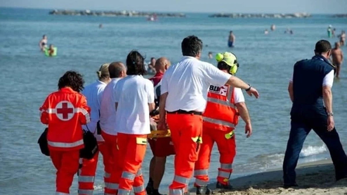 tragedia in spiaggia turista perde la vita durante il bagno