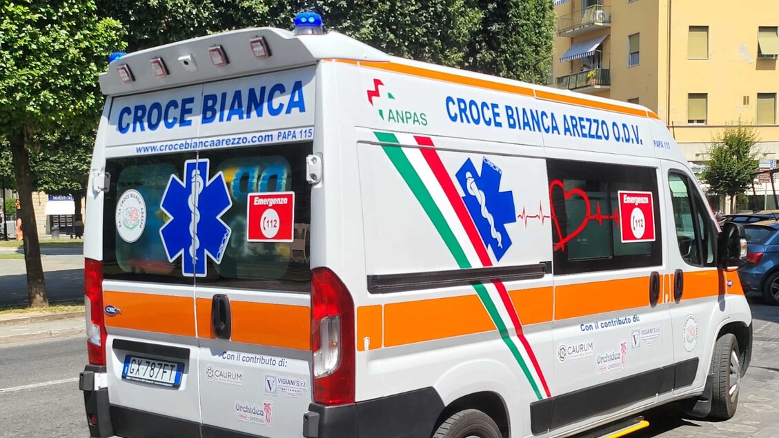 “Gliel’ha stacca a a morsi”. Orrore in Italia: lei rifiuta un bacio, lui la aggredisce con violenza disumana “Gliel’ha stacca a a morsi”. Orrore in Italia: lei rifiuta un bacio, lui la aggredisce con violenza disumana