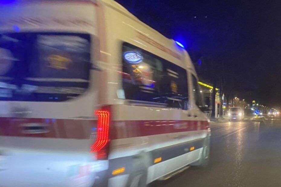 scontro auto e scooter veggia