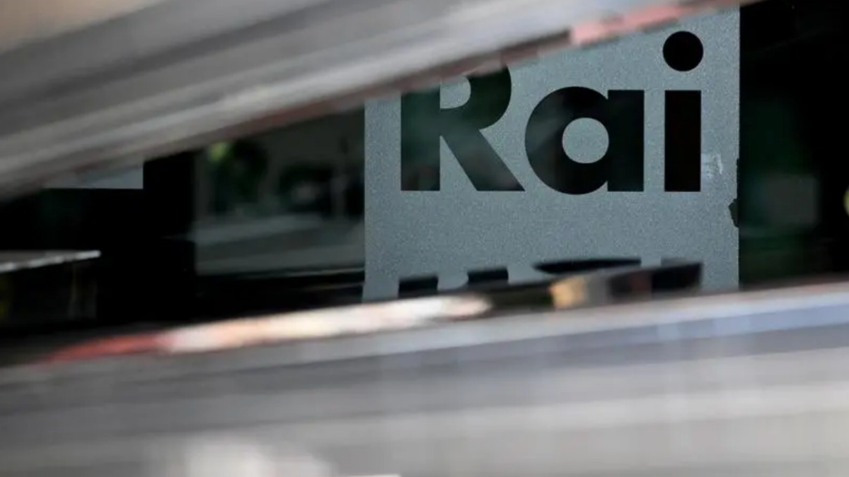Rai, disfatta totale: 6 programmi a rischio chiusura. Ecco quali Rai, disfatta totale: 6 programmi a rischio chiusura. Ecco quali