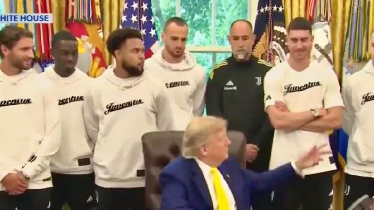 Trump parla di guerra e atleti transgender davanti alla Juventus: imbarazzo nello Studio Ovale Trump parla di guerra e atleti transgender davanti alla Juventus: imbarazzo nello Studio Ovale