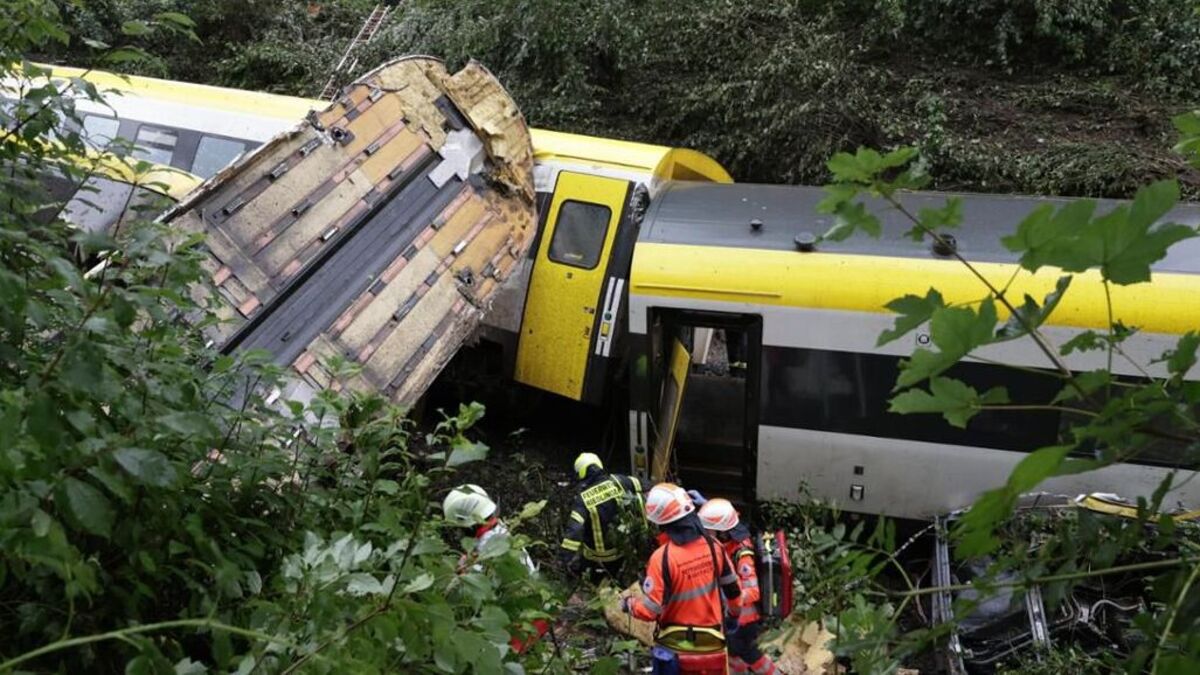 Terribile incidente ferroviario: il treno ha deragliato. Ci sono vittime Terribile incidente ferroviario: il treno ha deragliato. Ci sono vittime