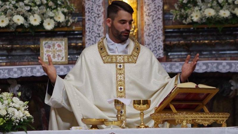 Don Matteo trovato morto così: un paese intero sotto shock, l’orribile scoperta dietro il dramma