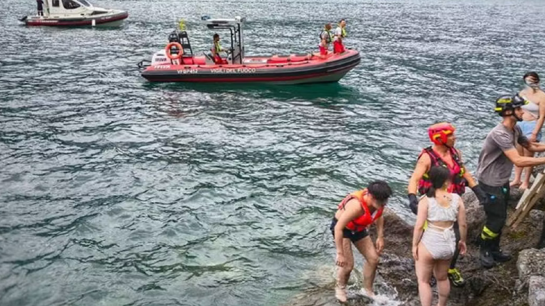 aiutateci turisti sorpresi dal maltempo sul lago di como cosa 232 successo