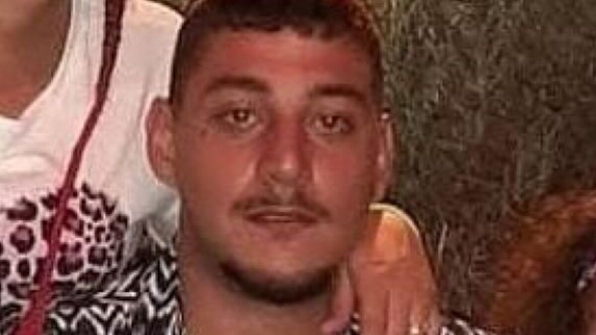 Trovato un cadavere in un canale, potrebbe essere Antonio Esposito: “Scomparso da 5 giorni” Trovato un cadavere in un canale, potrebbe essere Antonio Esposito: “Scomparso da 5 giorni”