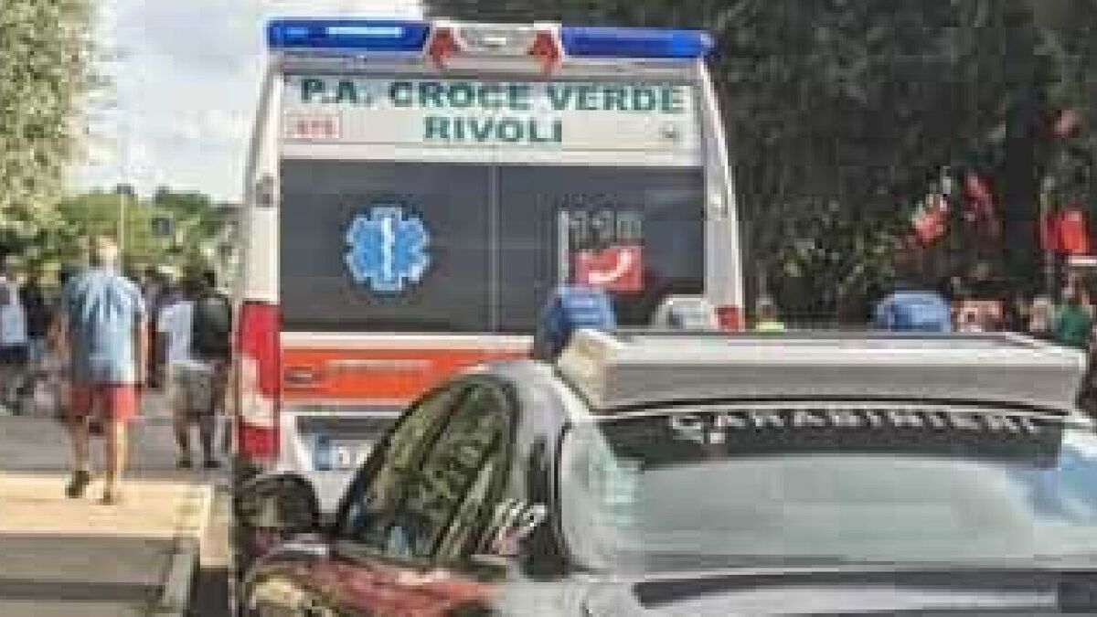 Forte esplosione e incendio in una palazzina a Collegno in provincia di Torino, la situazione