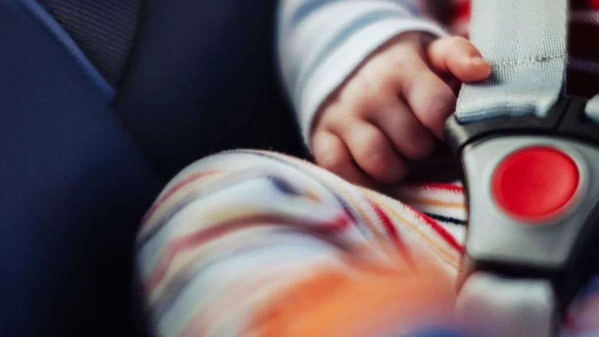 Va dall’estetista e lascia i figli in macchina, sotto il sole: tragedia spaventosa, il più piccolo trovato così Va dall’estetista e lascia i figli in macchina, sotto il sole: tragedia spaventosa, il più piccolo trovato così