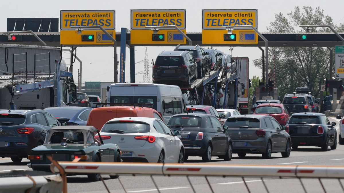 Aumentano i pedaggi autostradali: brutte notizie per gli italiani, ecco a partire da quando Aumentano i pedaggi autostradali: brutte notizie per gli italiani, ecco a partire da quando