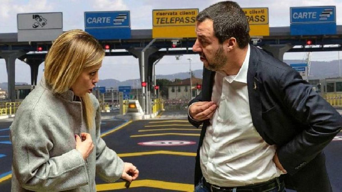 Aumento pedaggi autostradali, il governo si spacca: Salvini in imbarazzo chiede lo stop Aumento pedaggi autostradali, il governo si spacca: Salvini in imbarazzo chiede lo stop