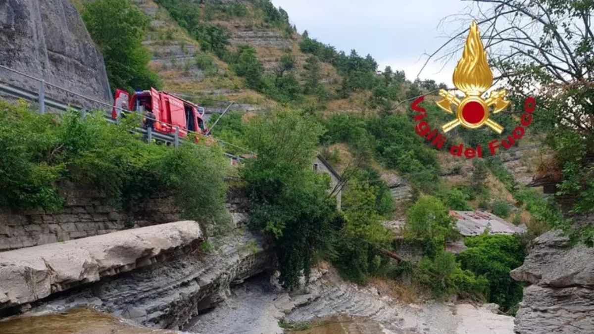 Il tuffo sotto gli occhi degli amici, poi il dramma: morto così in Italia, aveva soltanto 25 anni Il tuffo sotto gli occhi degli amici, poi il dramma: morto così in Italia, aveva soltanto 25 anni