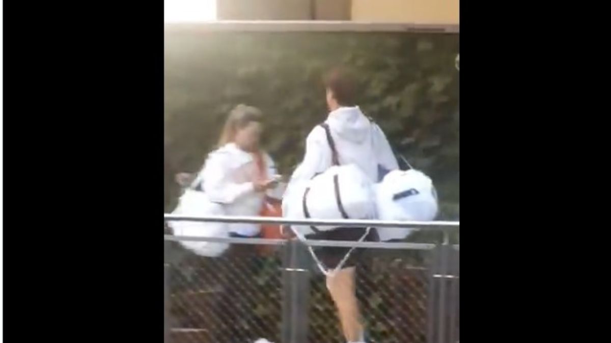 “Che imbarazzo”. Sinner si trova faccia a faccia con la ex: il video della reazione diventa virale “Che imbarazzo”. Sinner si trova faccia a faccia con la ex: il video della reazione diventa virale