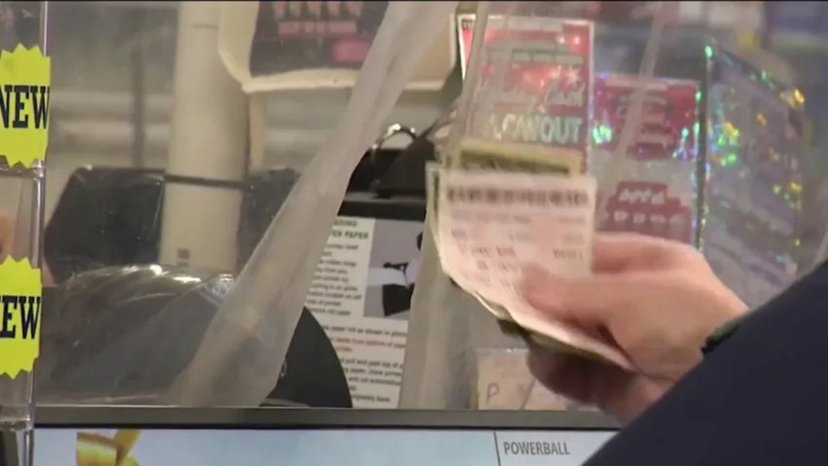 “Lei è appena diventato milionario”. Gioca “per errore”, poi l’incredibile scoperta: cifra pazzesca!