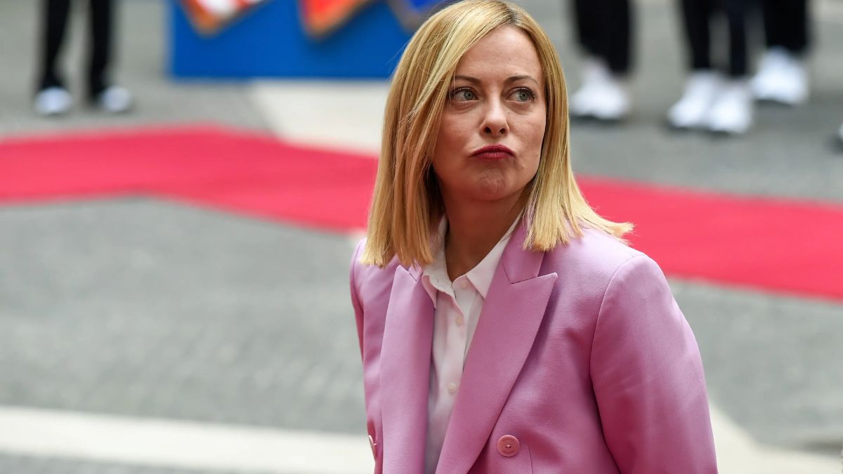 “Cosa pensano di lei gli italiani”. Meloni, il sondaggio clamoroso dopo tre anni da premier “Cosa pensano di lei gli italiani”. Meloni, il sondaggio clamoroso dopo tre anni da premier