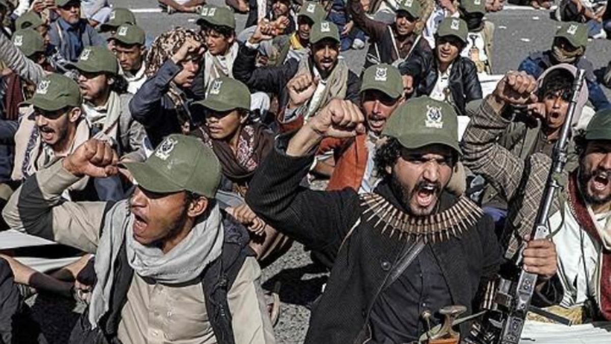 Tensione nel Mar Rosso: attaccata una nave al largo dello Yemen, gli Houti rompono la tregua con gli Usa Tensione nel Mar Rosso: attaccata una nave al largo dello Yemen, gli Houti rompono la tregua con gli Usa