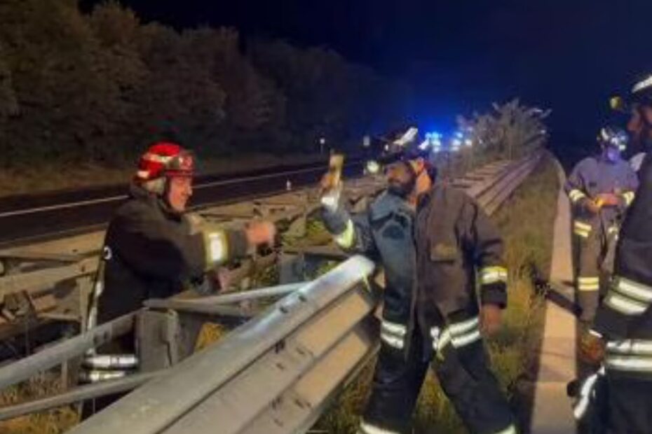 incidente scende investito ucciso