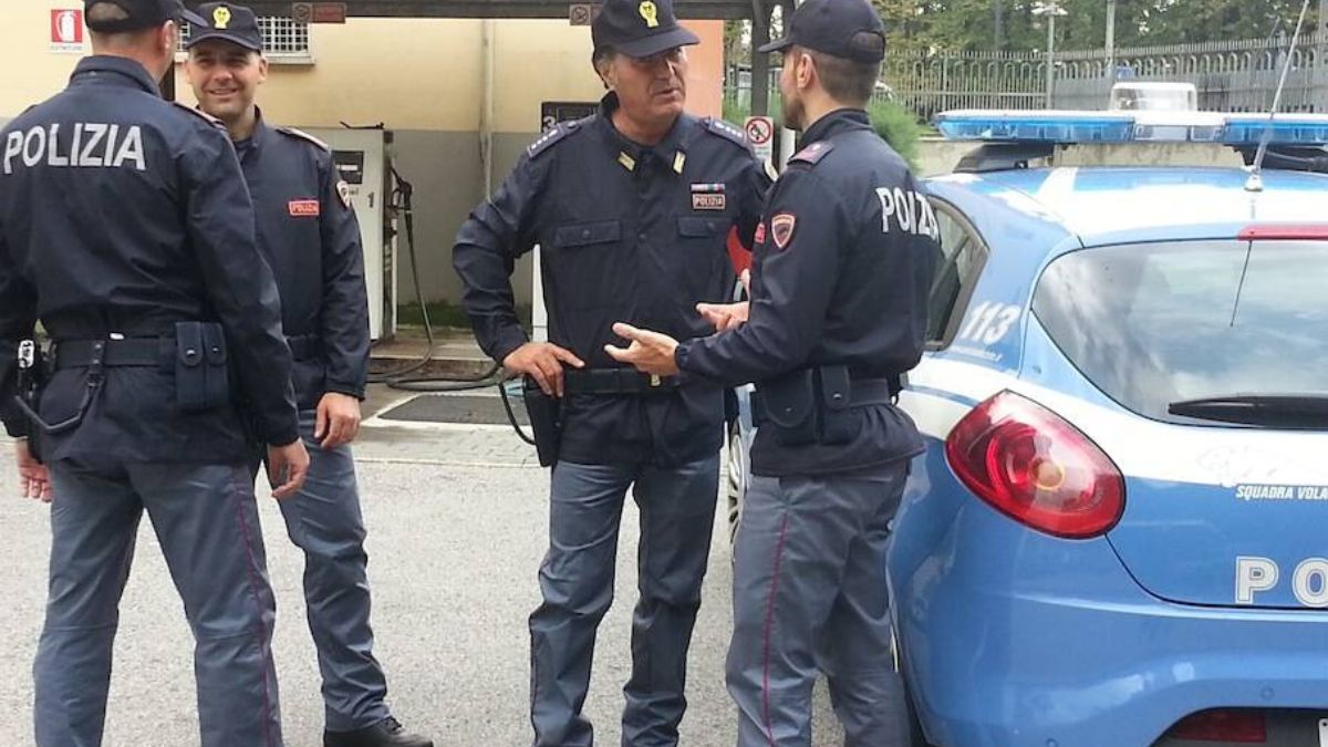 Perseguita l’ex compagno nonostante divieto di avvicinamento: 31enne arrestata Perseguita l’ex compagno nonostante divieto di avvicinamento: 31enne arrestata
