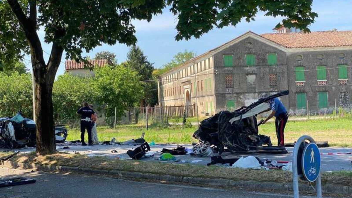 Non si ferma all’alt dei carabinieri e si schianta contro un albero: morto 23enne Non si ferma all’alt dei carabinieri e si schianta contro un albero: morto 23enne