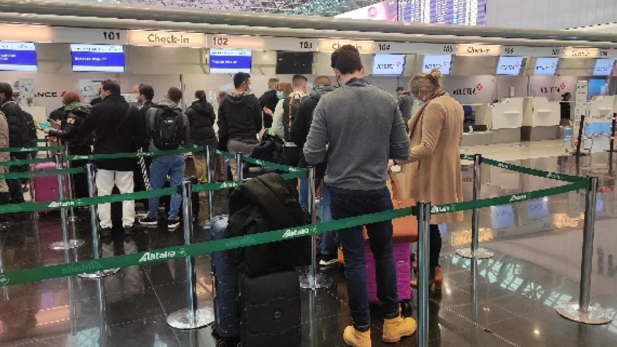 “La moglie del politico salta la fila”. La denuncia dell’attore italiano, con chi ce l’ha “La moglie del politico salta la fila”. La denuncia dell’attore italiano, con chi ce l’ha